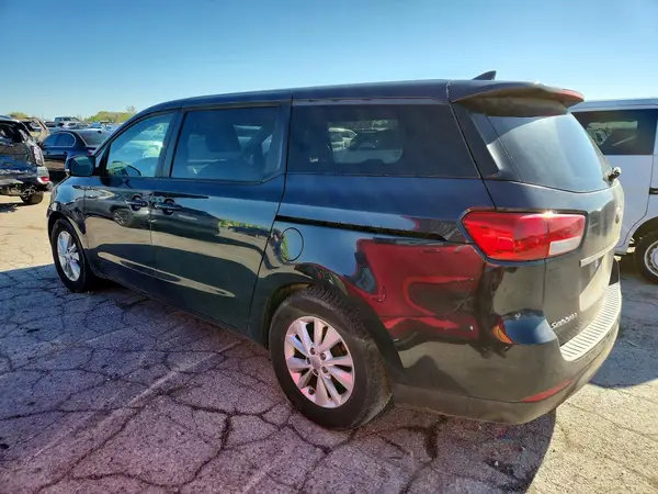 KNDMB5C12H6233884 2017 KIA SEDONA - Image 2