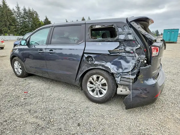 KNDMB5C12H6234274 2017 KIA SEDONA - Image 2