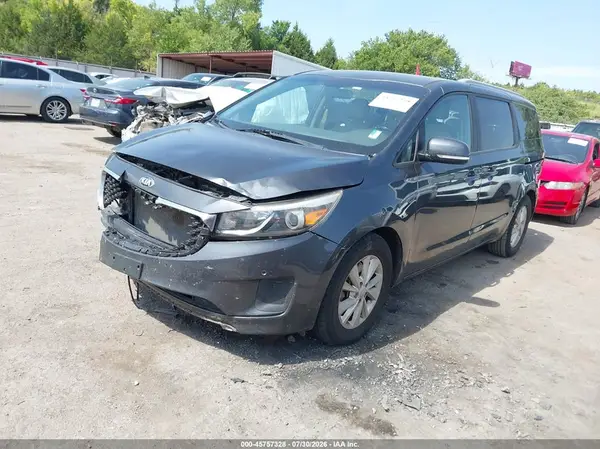 KNDMB5C12H6234369 2017 KIA SEDONA - Image 2