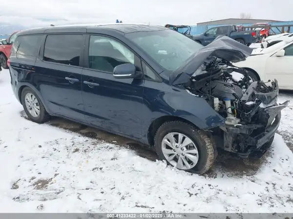 KNDMB5C12H6236378 2017 KIA SEDONA - Image 1