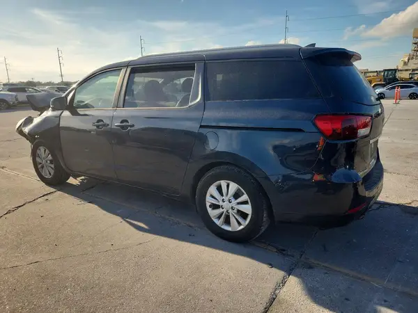 KNDMB5C12H6238955 2017 KIA SEDONA - Image 2