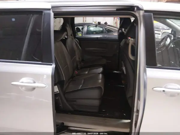 KNDMB5C12H6240799 2017 KIA SEDONA - Image 8