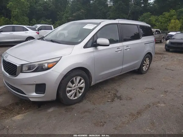 KNDMB5C12H6243038 2017 KIA SEDONA - Image 2
