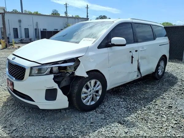 KNDMB5C12H6243279 2017 KIA SEDONA - Image 2