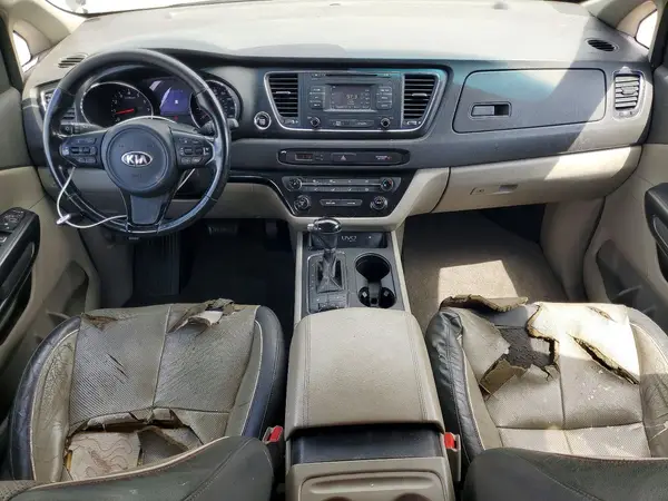 KNDMB5C12H6245078 2017 KIA SEDONA - Image 8