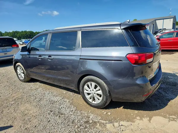 KNDMB5C12H6246330 2017 KIA SEDONA - Image 2