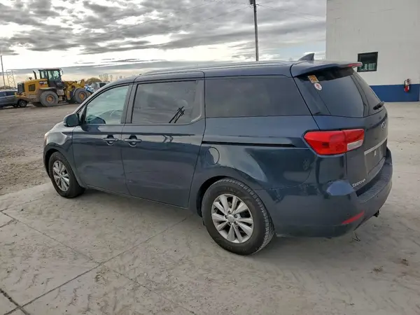 KNDMB5C12H6246747 2017 KIA SEDONA - Image 2