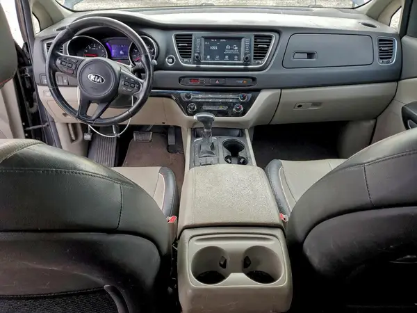KNDMB5C12H6246747 2017 KIA SEDONA - Image 8