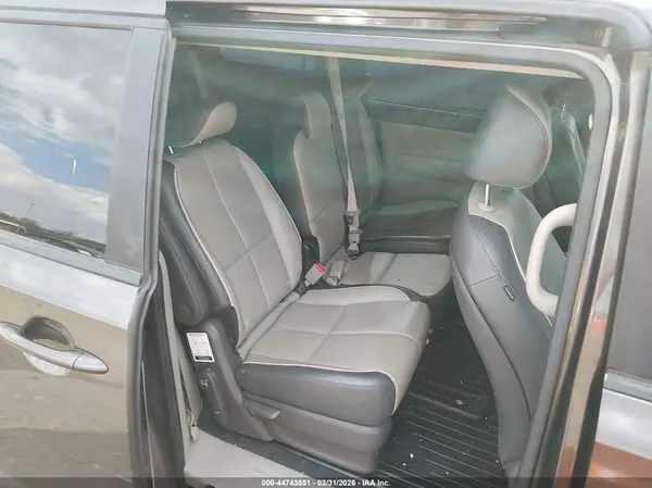 KNDMB5C12H6247008 2017 KIA SEDONA - Image 8