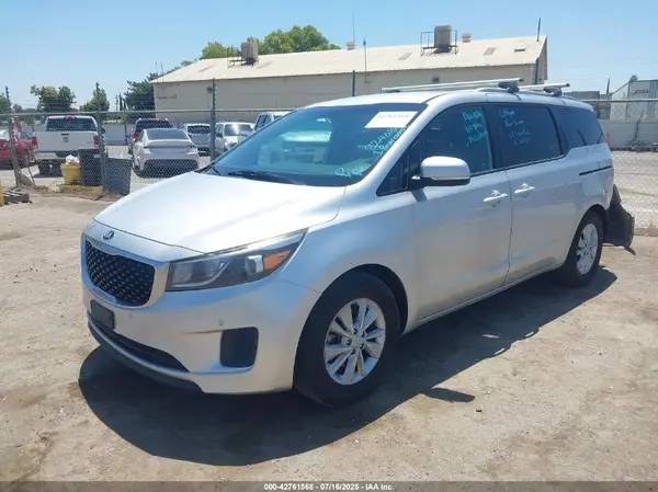 KNDMB5C12H6251897 2017 KIA SEDONA - Image 2
