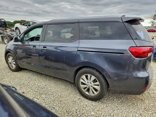 KNDMB5C12H6253939 2017 KIA SEDONA - Image 2