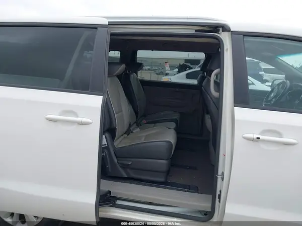 KNDMB5C12H6255206 2017 KIA SEDONA - Image 8
