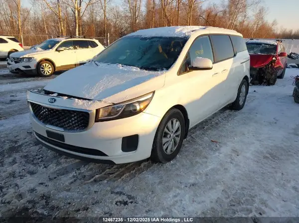 KNDMB5C12H6257604 2017 KIA SEDONA - Image 2