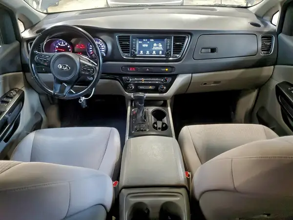 KNDMB5C12H6258199 2017 KIA SEDONA - Image 8