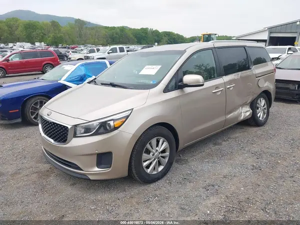 KNDMB5C12H6266867 2017 KIA SEDONA - Image 2