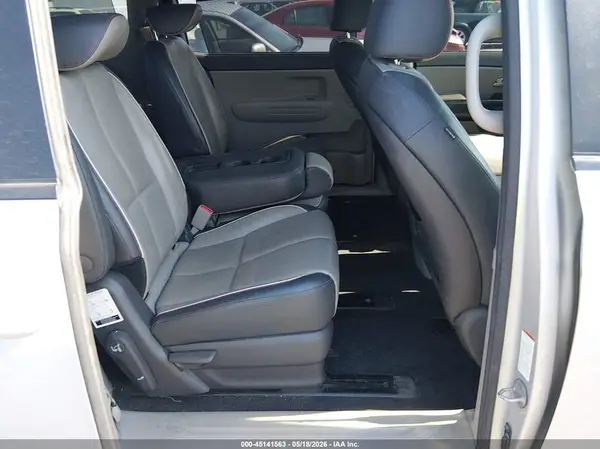 KNDMB5C12H6282311 2017 KIA SEDONA - Image 8