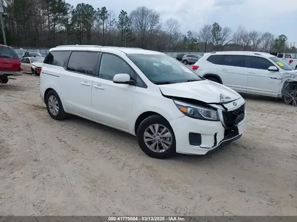 KNDMB5C12H6284446 2017 KIA SEDONA - Image 1