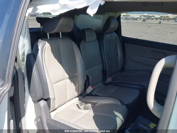KNDMB5C12H6293597 2017 KIA SEDONA - Image 8