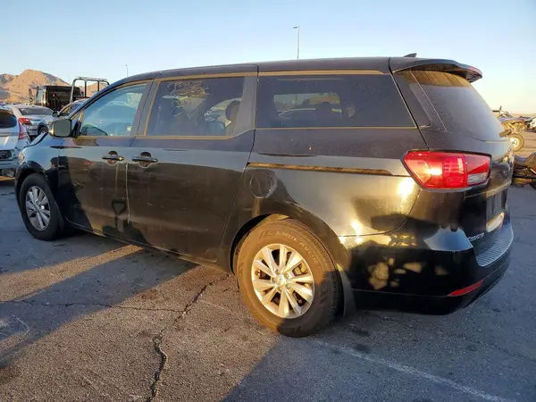 KNDMB5C12H6301441 2017 KIA SEDONA - Image 2