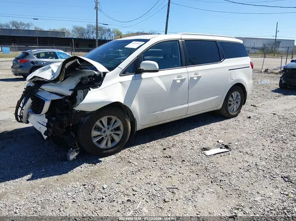 KNDMB5C12H6305313 2017 KIA SEDONA - Image 2