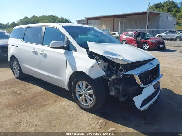 KNDMB5C12H6307515 2017 KIA SEDONA - Image 1
