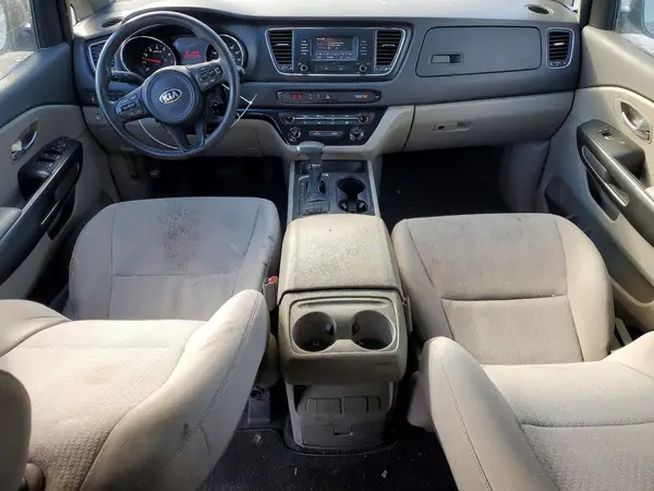 KNDMB5C12H6308485 2017 KIA SEDONA - Image 8
