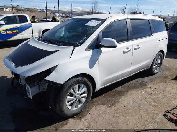KNDMB5C12H6315694 2017 KIA SEDONA - Image 2