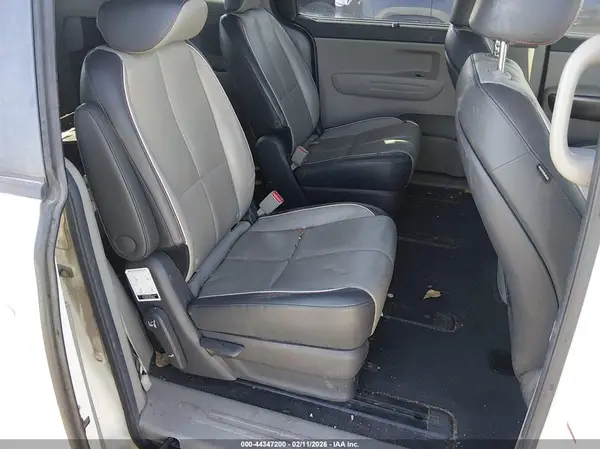KNDMB5C12H6315694 2017 KIA SEDONA - Image 8
