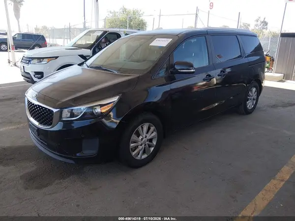 KNDMB5C12H6324931 2017 KIA SEDONA - Image 2