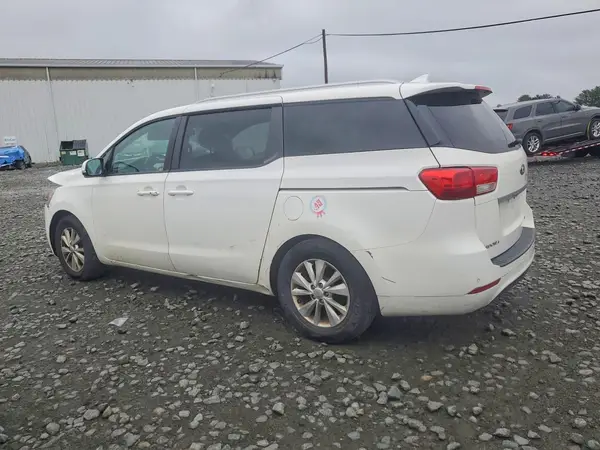 KNDMB5C12H6325948 2017 KIA SEDONA - Image 2