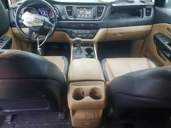 KNDMB5C12H6325948 2017 KIA SEDONA - Image 8