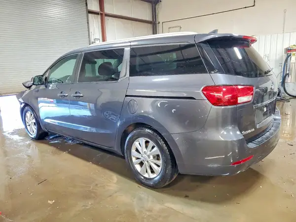 KNDMB5C12H6329806 2017 KIA SEDONA - Image 2