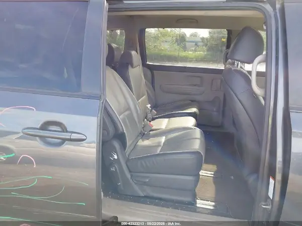 KNDMB5C12H6329823 2017 KIA SEDONA - Image 8