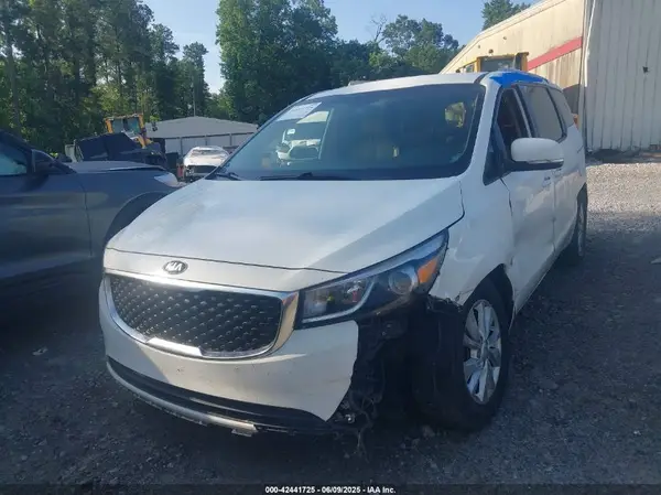 KNDMB5C12H6331698 2017 KIA SEDONA - Image 2