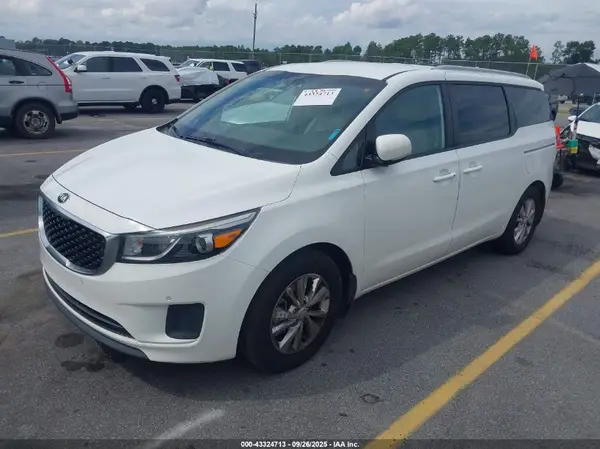 KNDMB5C12H6334875 2017 KIA SEDONA - Image 2