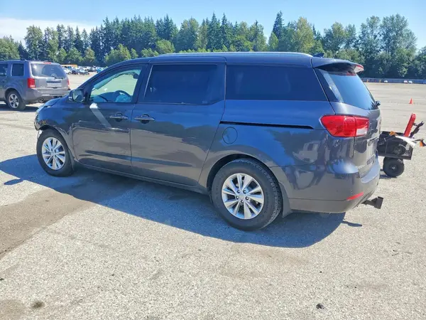 KNDMB5C12H6336822 2017 KIA SEDONA - Image 2