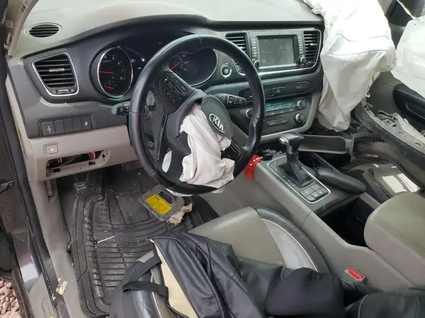KNDMB5C12H6338554 2017 KIA SEDONA - Image 8