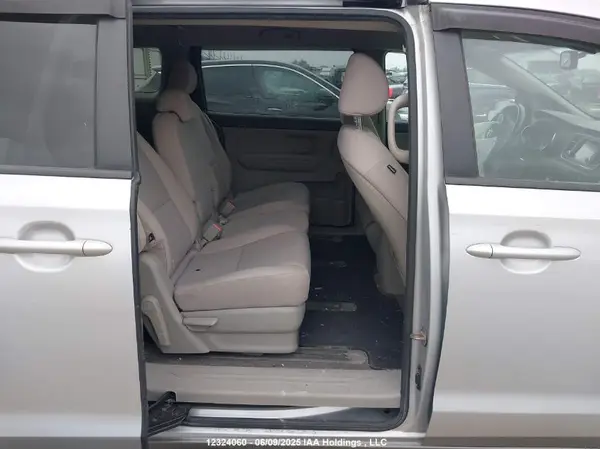 KNDMB5C12H6342961 2017 KIA SEDONA - Image 8