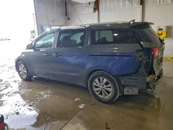 KNDMB5C12J6349107 2018 KIA SEDONA - Image 2