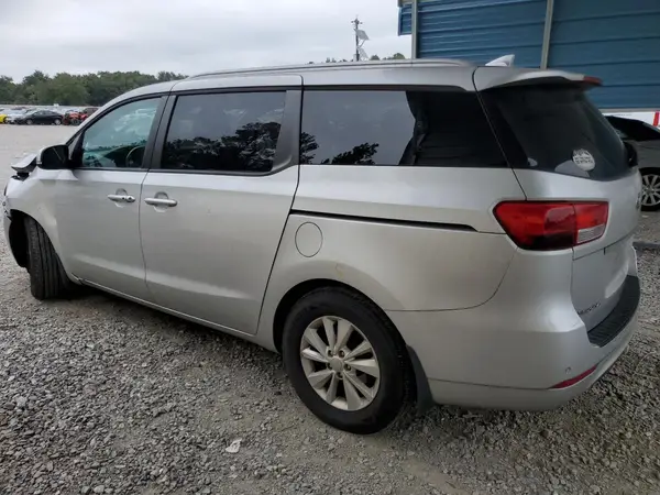 KNDMB5C12J6350371 2018 KIA SEDONA - Image 2