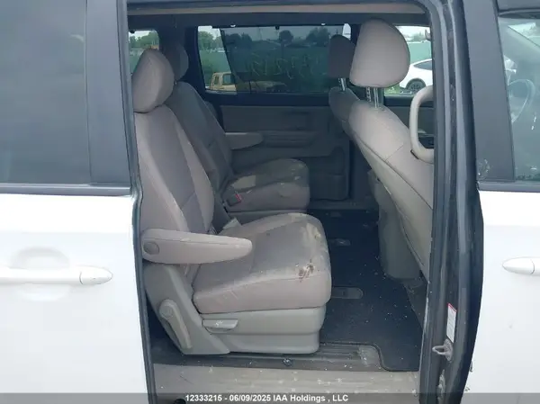 KNDMB5C12J6356798 2018 KIA SEDONA - Image 8