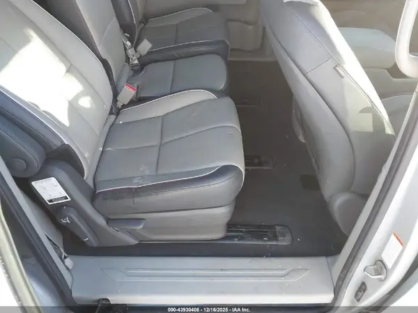 KNDMB5C12J6357840 2018 KIA SEDONA - Image 8
