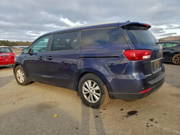 KNDMB5C12J6357899 2018 KIA SEDONA - Image 2