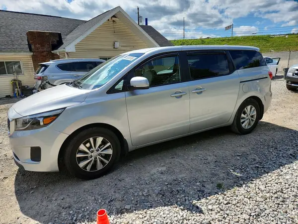 KNDMB5C12J6368076 2018 KIA SEDONA - Image 1