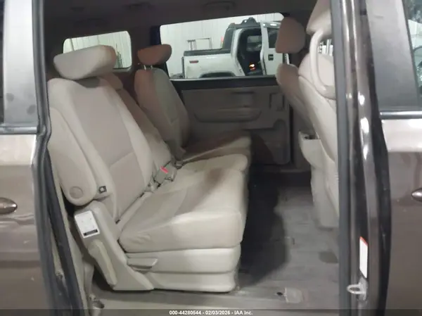 KNDMB5C12J6374783 2018 KIA SEDONA - Image 8