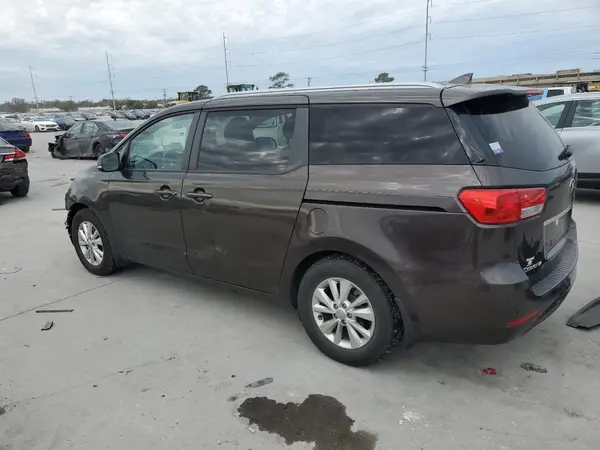 KNDMB5C12J6376386 2018 KIA SEDONA - Image 2