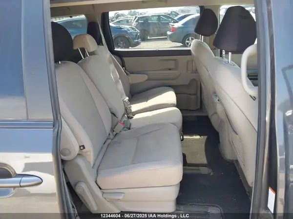 KNDMB5C12J6378591 2018 KIA SEDONA - Image 8