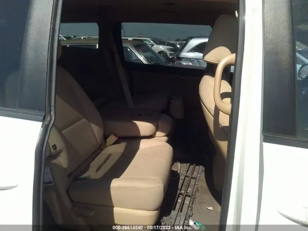 KNDMB5C12J6379210 2018 KIA SEDONA - Image 8