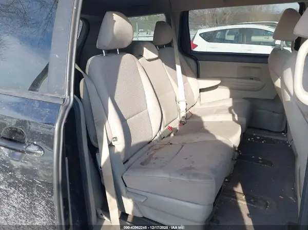 KNDMB5C12J6380874 2018 KIA SEDONA - Image 8
