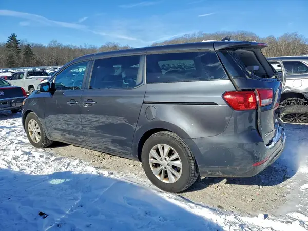 KNDMB5C12J6380888 2018 KIA SEDONA - Image 2